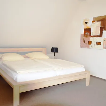 Feriehus Reetdachhaus 6, Inkl 2 Parkplaetze Femern