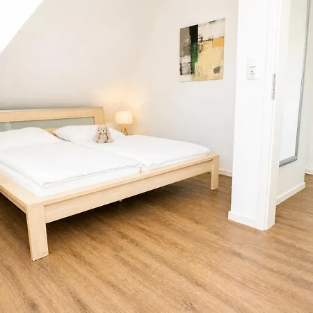 Reetdachhaus 6, Inkl 2 Parkplaetze Feriehus *