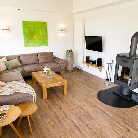 Feriehus Reetdachhaus 6, Inkl 2 Parkplaetze *