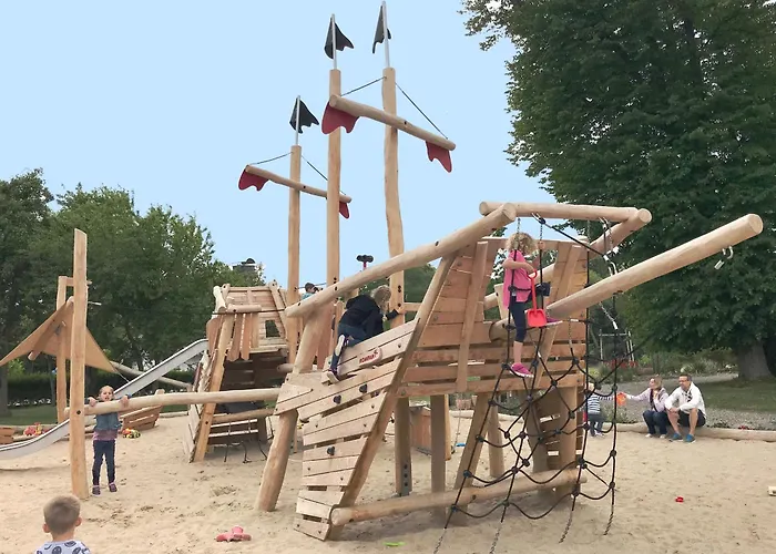 Reetdachhaus 6, Inkl 2 Parkplaetze Vakantiehuis *